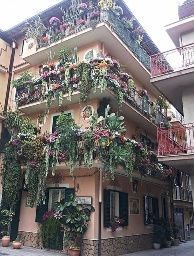 Romantica Casa A Taormina Exterior photo