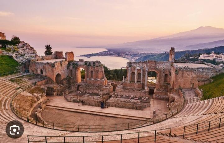 Romantica Casa A Taormina Exterior photo