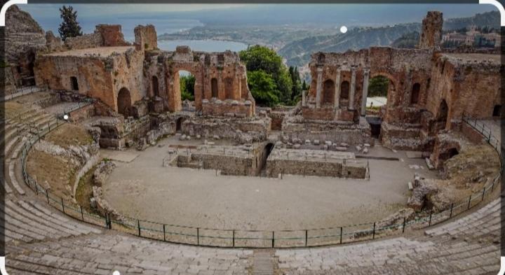 Romantica Casa A Taormina Exterior photo